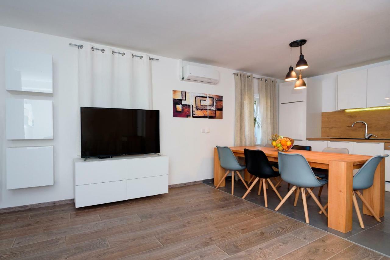 Apartments Magli Kaštela エクステリア 写真
